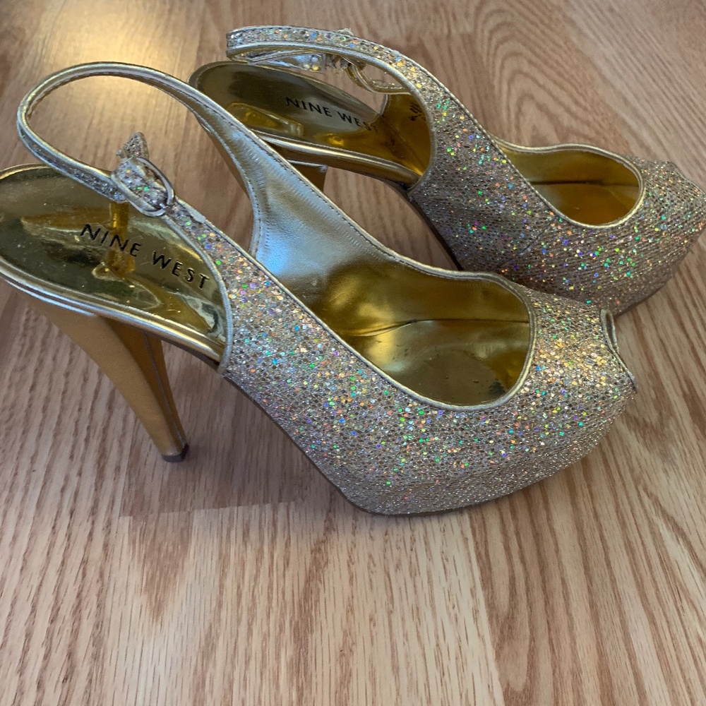 Nine West Sparkly Gold Pumps